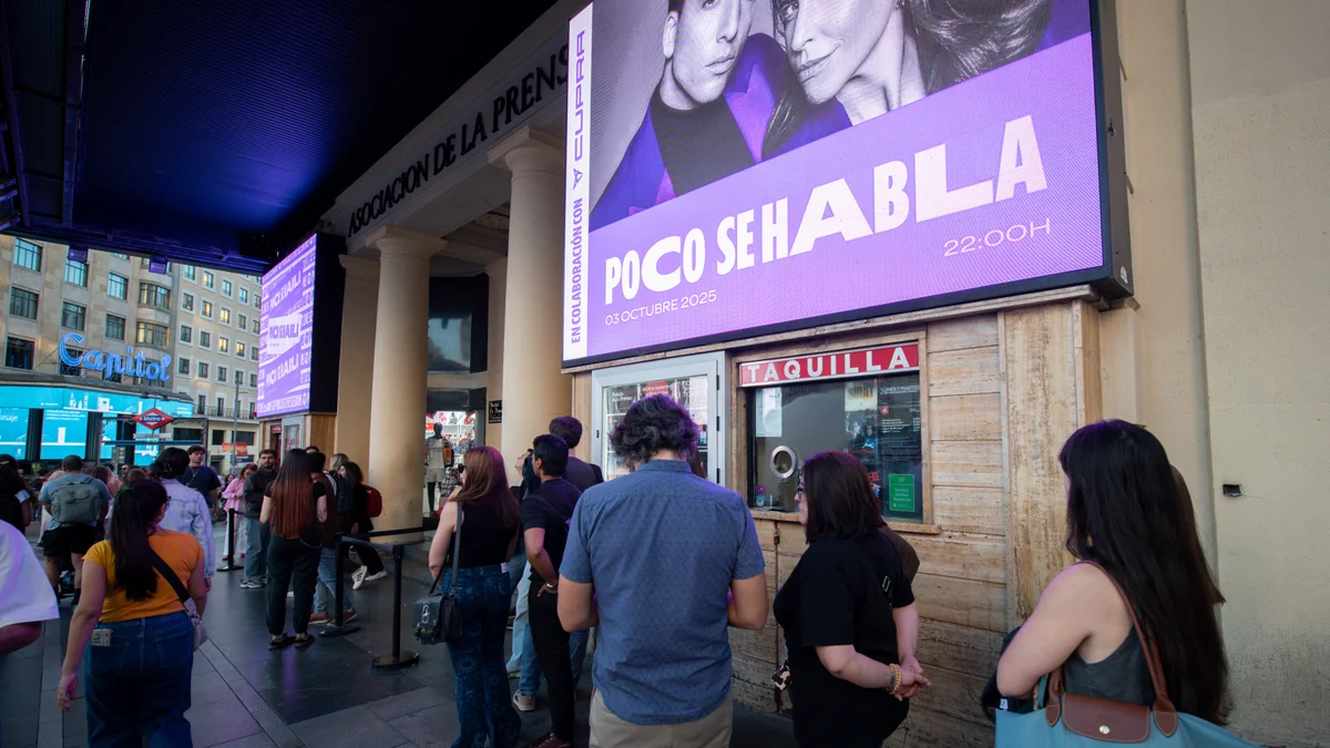 Cola exterior Podcast Live Sessions